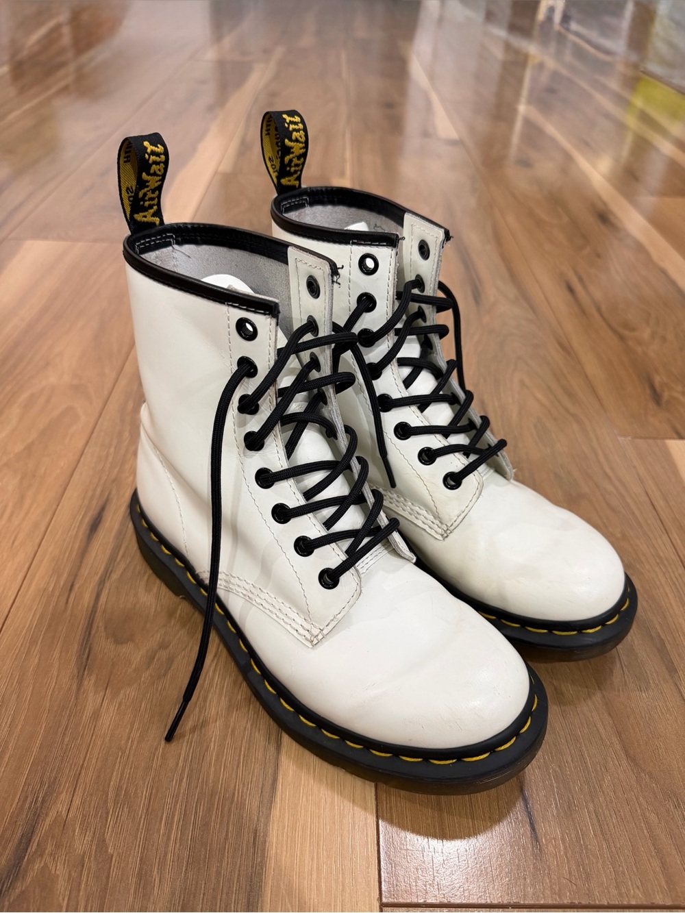 Dr. Martens 1460 White Smooth Leather 8-Eye Lace Up Combat Boots Womens 7 11821